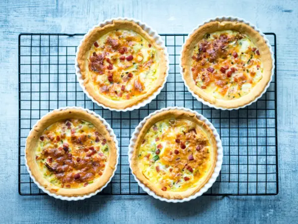 Mini Quiches mit Speck und „Schwarzenstein“ quiche-3.jpg